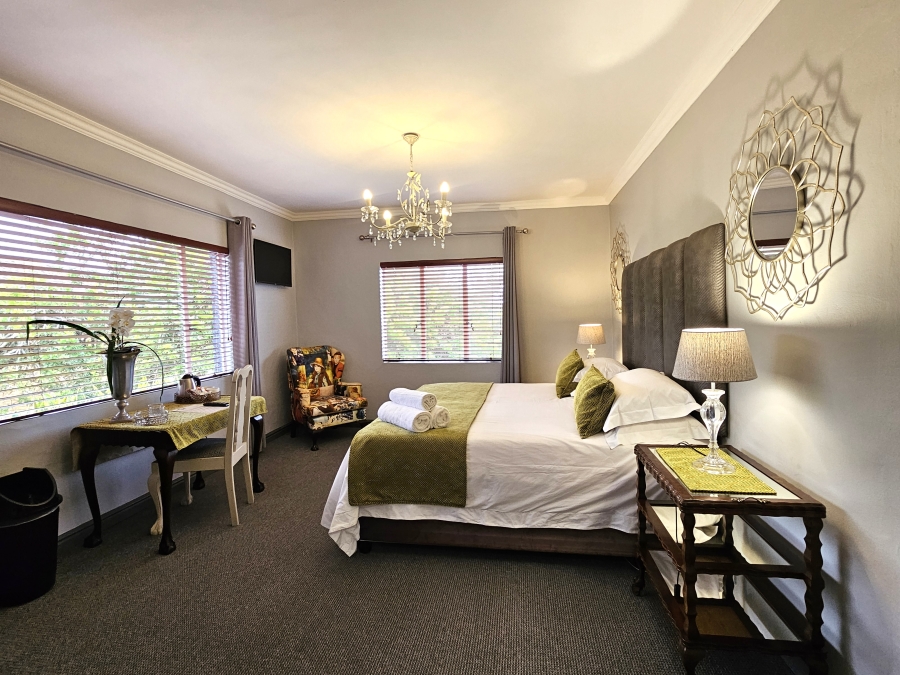 9 Bedroom Property for Sale in Wavecrest Eastern Cape